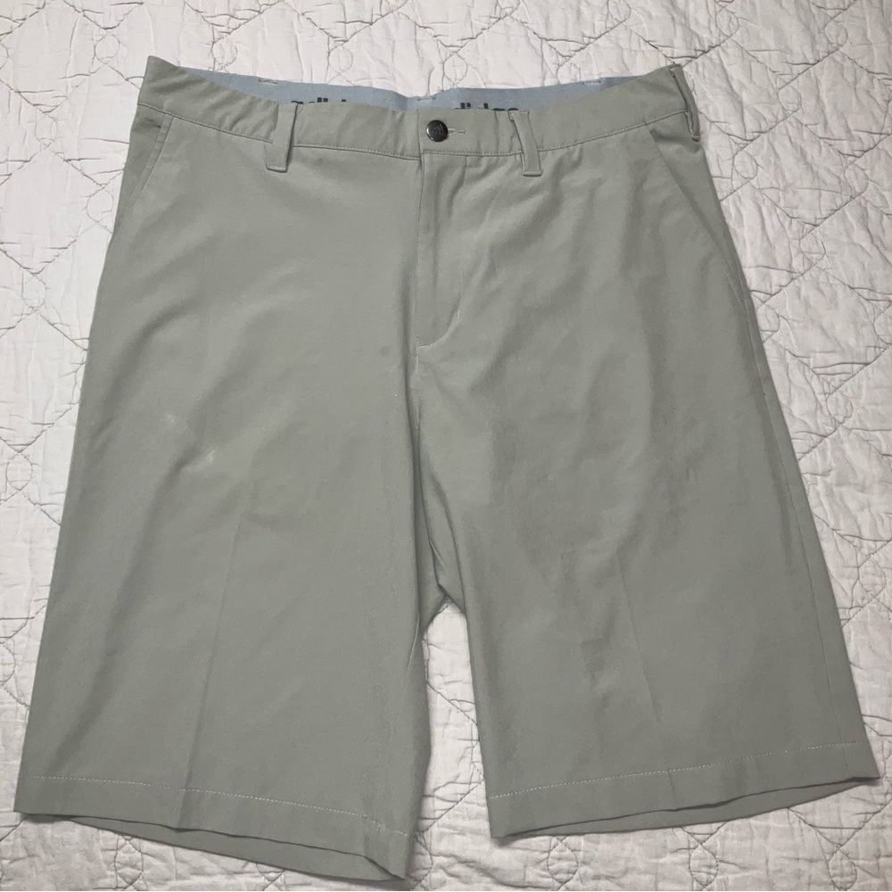 Adidas mens Size 32 Beige Poly/Spandex blend Golf Shorts